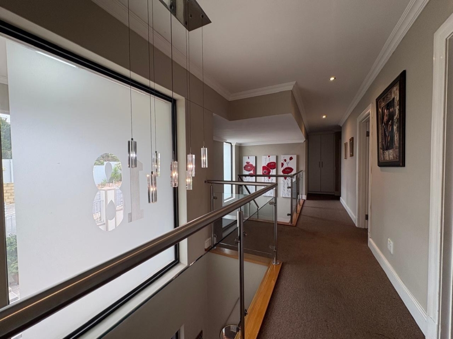 To Let 6 Bedroom Property for Rent in West Beach Western Cape